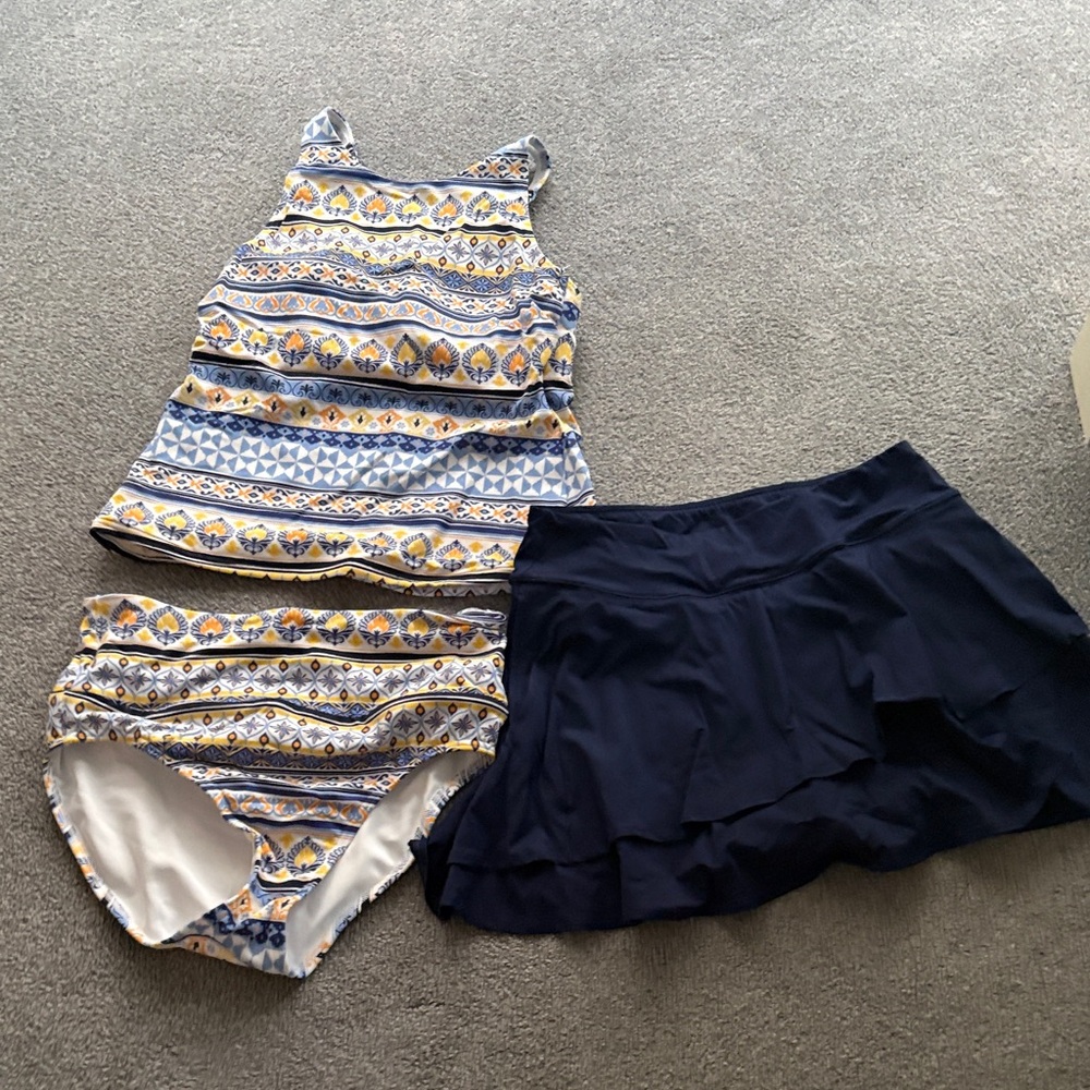 Lands End top, bottom and swim skirt in size 8
